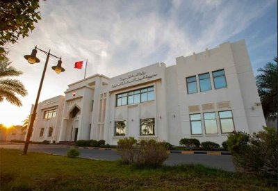 شرطة الجنوبية تقبض على شخص لسرقته 8800 دينار من إحدى المركبات