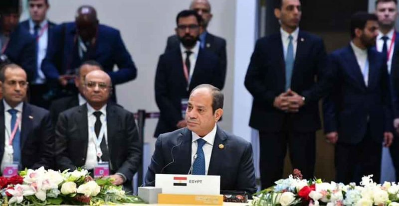 الرئيس المصري يلتقي نظيره الإيراني ويؤكد أهمية تفادي التصعيد