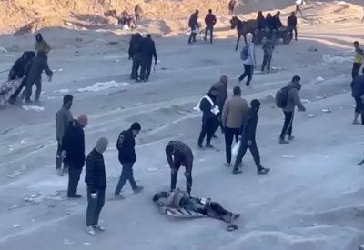 انتظروا المساعدات فباغتتهم إسرائيل.. 12 ضحية في غزة