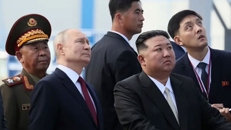 جيشه يساند ثاني أقوى جيش بالعالم.. ماذا بين كيم وبوتين؟