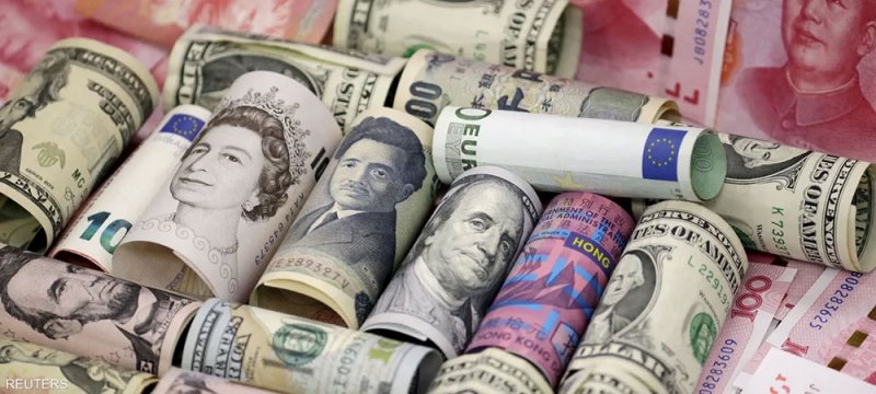 الدولار يتجه لتسجيل مكاسب للأسبوع الرابع في ظل ضبابية السوق