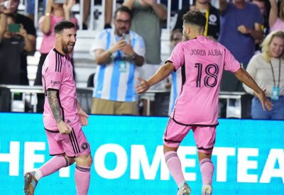 ميسي وألبا يستعيدان ذكريات "الكلاسيكو" بقميص إنتر ميامي