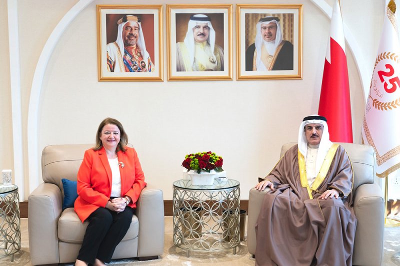 رئيس مجلس النواب يشيد بتطور العلاقات البحرينية التركية وجهود السفيرة