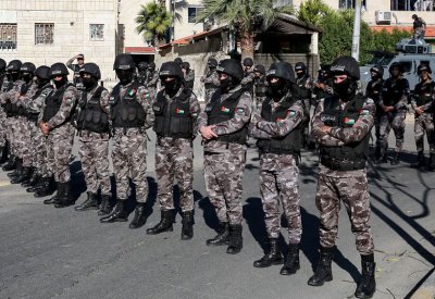 الأردن.. ضبط خلية "إقليمية" لتهريب السلاح والمخدرات
