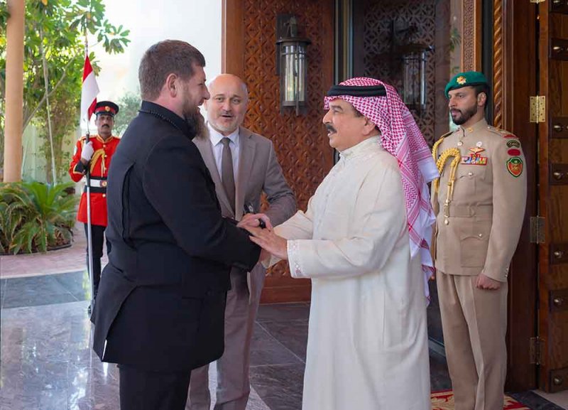 جلالة الملك يبحث القمة العربية الإسلامية مع الرئيس الشيشاني