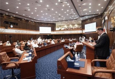 ماجستير وخبرة لا تقل عن 10 سنوات لتولي الأجانب الوظائف العامة بتوقيع النواب