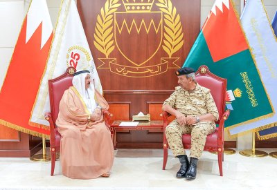 القائد العام لقوة دفاع البحرين يستقبل نائب رئيس مجلس إدارة مجموعة يوسف بن أحمد كانو