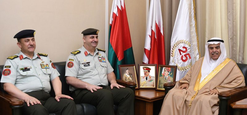 وزير شؤون الدفاع يستقبل مدير القضاء العسكري بالقوات المسلحة بالمملكة الأردنية الهاشمية الشقيقة