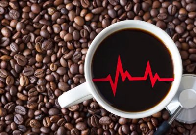 إياك وشرب القهوة عند الاستيقاظ.. إليك الوقت المثالي