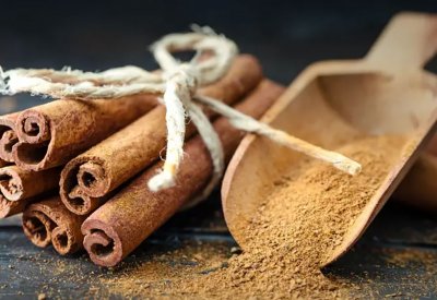 منها إنقاص الوزن.. 10 أسباب مبهرة لتناول كوب ماء بالقرفة صباحا