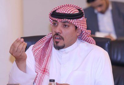 فرض رسوم على توصيل المطاعم على طاولة بلدي المحرق
