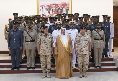 وزير شؤون الدفاع يستقبل عدداً من الضباط الخريجين حديثاً من الكليات والمعاهد العسكرية لأداء القسم القانوني‎