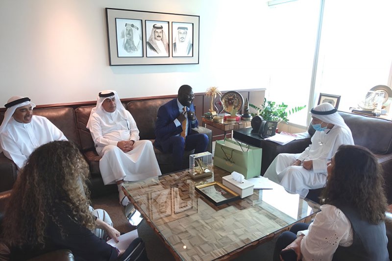 رئيس"الهلال الأحمر البحريني" يلتقي مع رئيس البعثة الإقليمية للجنة الدولية