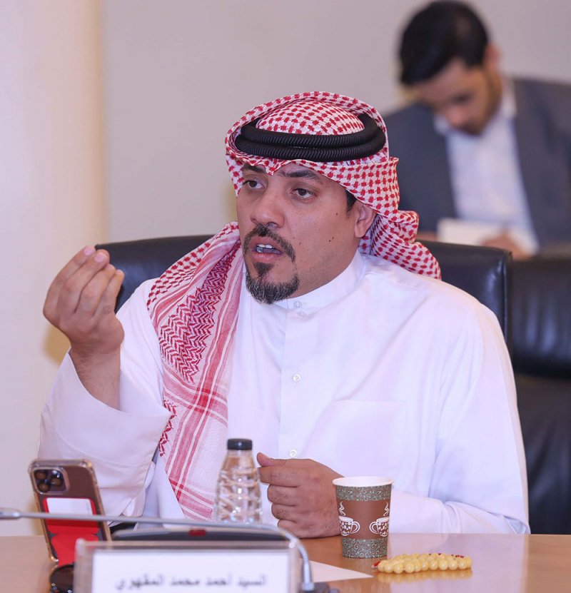 فرض رسوم على توصيل المطاعم على طاولة بلدي المحرق