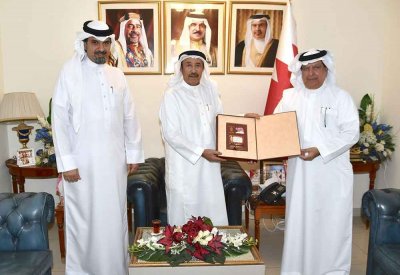 بن هندي يتسلم “جمال الكلمة جمال”