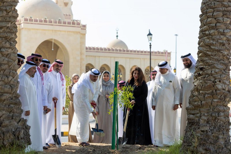 مشاركة وزير "العدل" في أسبوع الشجرة ويؤكد الحرص على المساهمة في زيادة المساحات الخضراء