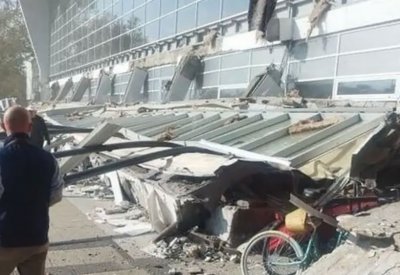 بالفيديو: سقف إسمنتي يسقط على مسافرين بمحطة قطارات ويقتل 8