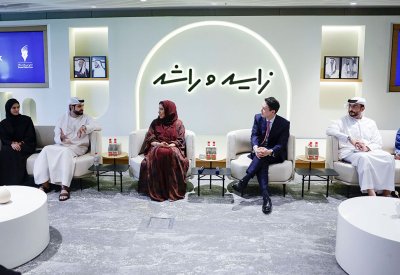 نادي دبي للصحافة يستضيف جلسة تفاعلية بين أهم صُنّاع المحتوى والرئيس التنفيذي لمنصة "تيك توك" العالمية