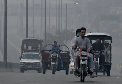 مدينة في باكستان تسجل مستويات تلوث قياسية