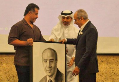 تكريم عضو الشورى رضا فرج في معرض "ليلة الداعم للفن التشكيلي"