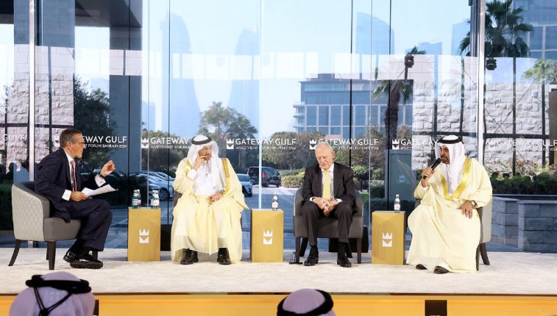 سلمان بن خليفة:  فـرص الاستثمـار بالمنطقـة أكبر بكثيـر مـن المخـاوف