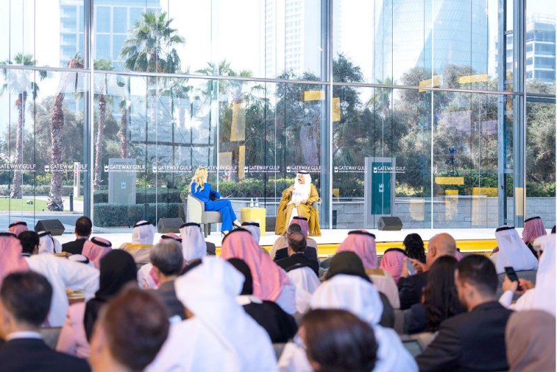 سلطان بن سليم: طرق التجارة التقليدية لا تتعامل مع تحديات اليوم