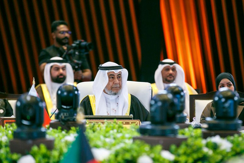 وزير المجلسين يشارك باجتماع اللجنة الوزارية المكلفة بمتابعة تنفيذ القرارات ذات العلاقة بالعمل الخليجي