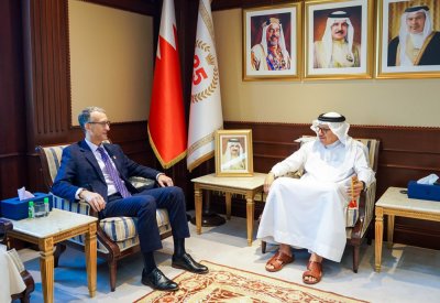 وزير الخارجية يستقبل سفير الولايات المتحدة الأمريكية لدى مملكة البحرين