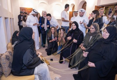 بالصور..نجوم الخليج في زيارة للمحرق