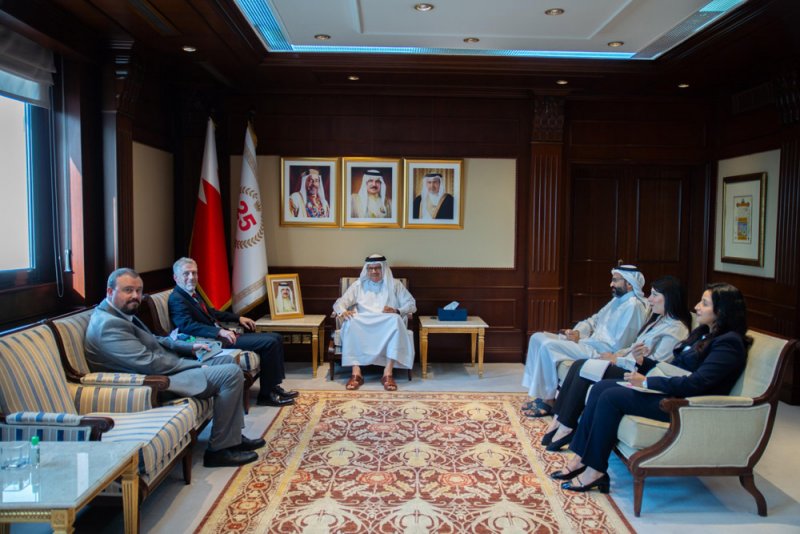 وزير الخارجية يستقبل سفير المملكة المتحدة لدى مملكة البحرين