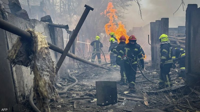 مقتل 6 بقصف روسي على زابوريجيا وإسقاط صاروخين و48 مسيرة