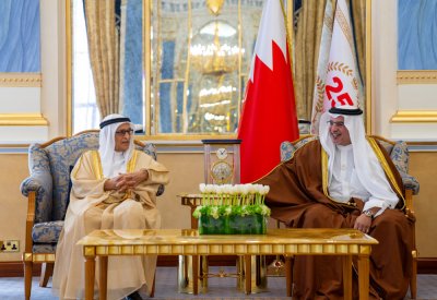 سمو ولي العهد رئيس مجلس الوزراء يشيد بالعطاء اللامحدود للأطباء البحرينيين وحرصهم الدائم على تعزيز تقدم القطاع الصحي بمملكة البحرين