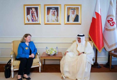 وزير الخارجية يستقبل سفيرة الجمهورية التركية لدى مملكة البحرين بمناسبة انتهاء فترة عملها