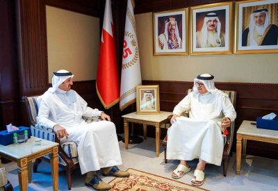وزير الخارجية يستقبل الدكتور الشيخ عبدالله بن أحمد آل خليفة بمناسبة تعيينه وزيرًا للمواصلات والاتصالات