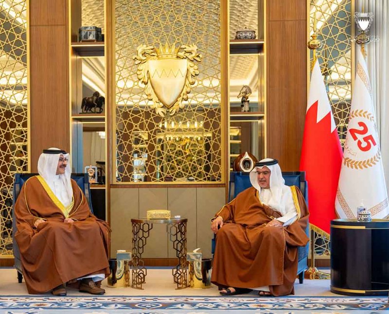 سمو ولي العهد رئيس الوزراء يلتقي أسامة العصفور ويثني على جهوده خلال فترة عمله كوزير للتنمية الاجتماعية