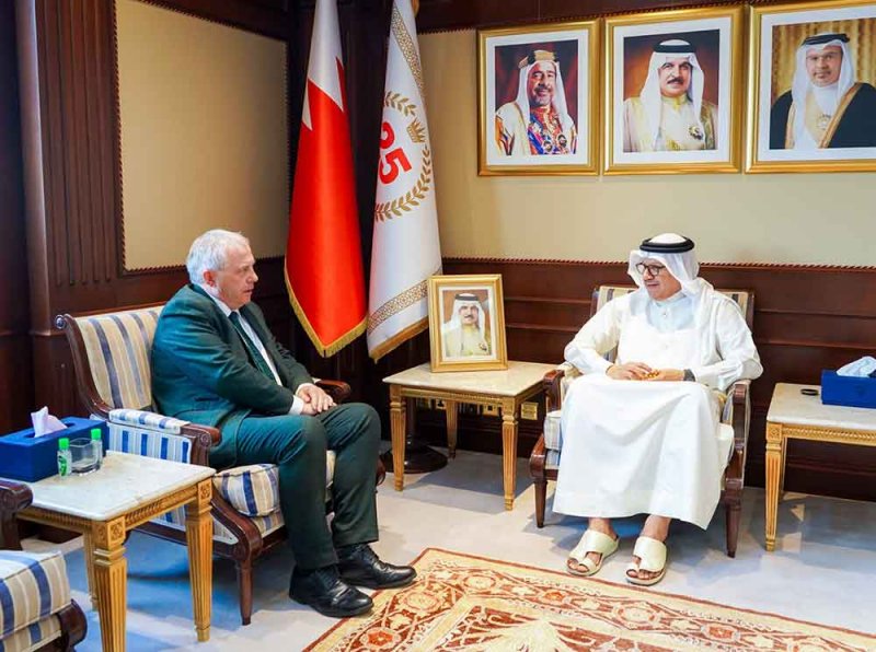  وزير الخارجية يستقبل مستشار الحكومة البريطانية