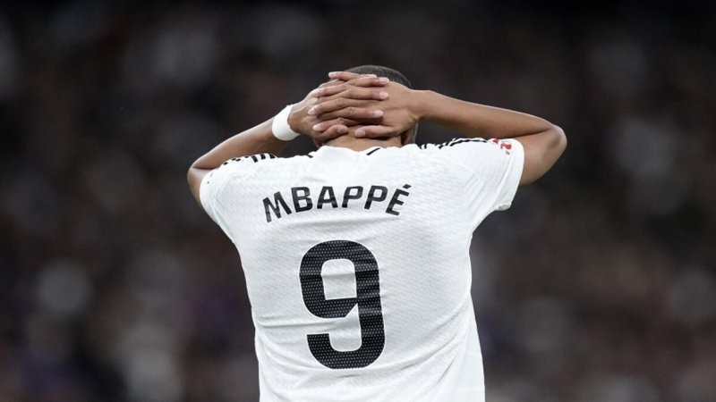 مدرب فرنسا يكشف سبب استبعاد مبابي من قائمة المنتخب