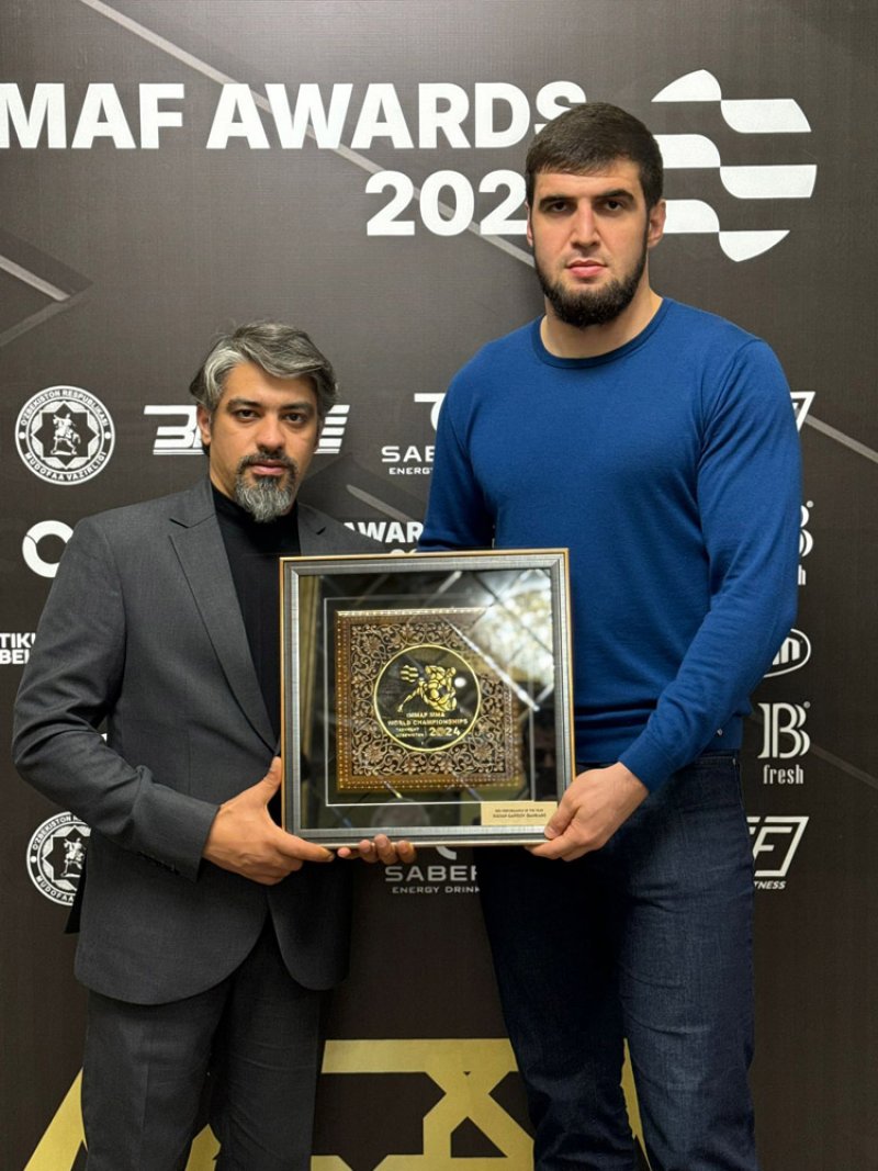 لاعب المنتخب الوطني سلطان جابيزوف يحصد جائزة أفضل أداء لعام 2023