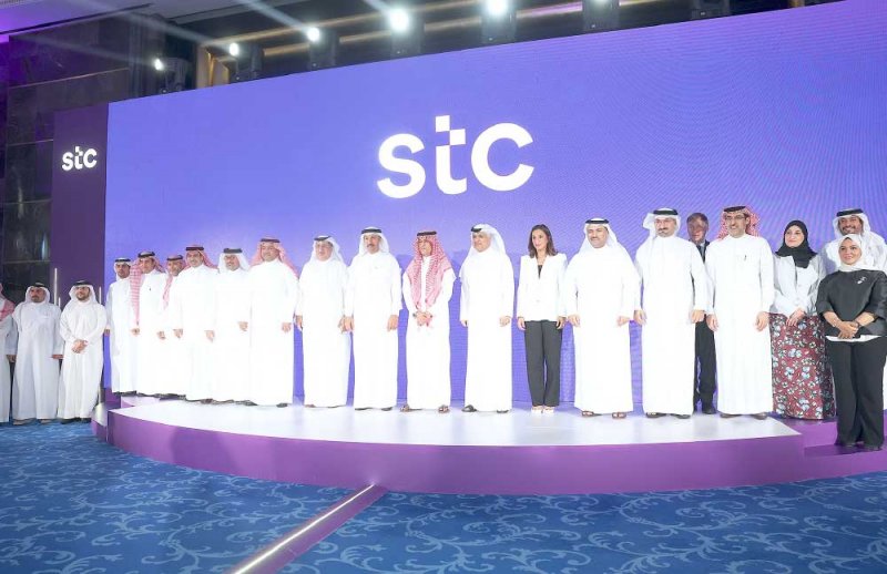 “stc” تدشن مشروعي الكابل البحري “2 إفريقيا بيرل” و “مركز البيانات المحايد”