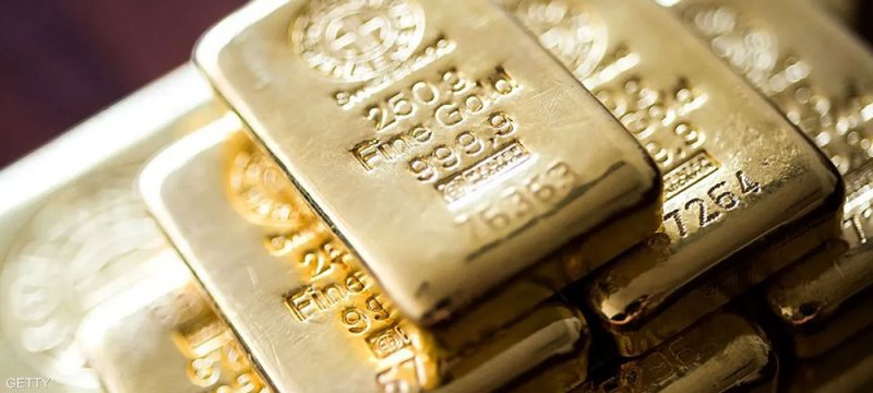 الذهب يواصل خسائره مع ترقب المستثمرين لبيانات أميركية