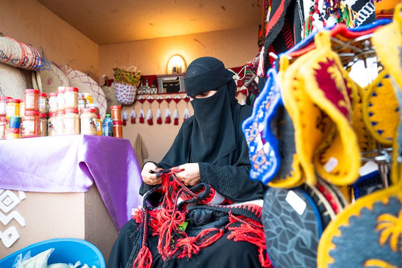 السعودية: الحرف اليدوية تخطف أنظار زوار مهرجان وادي السلف