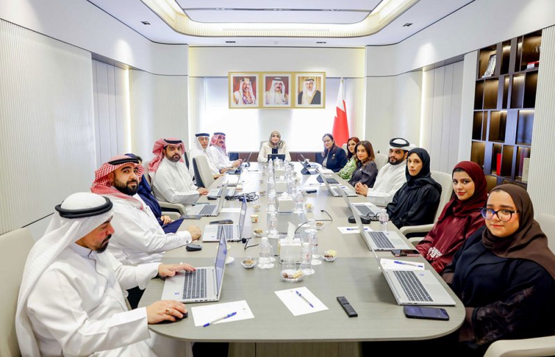"خدمات الشورى" تبحث إعادة توجيه دعم "تمكين" وبحرنة الطواقم الطبية في "الخاص" و"مزايا المسنين"