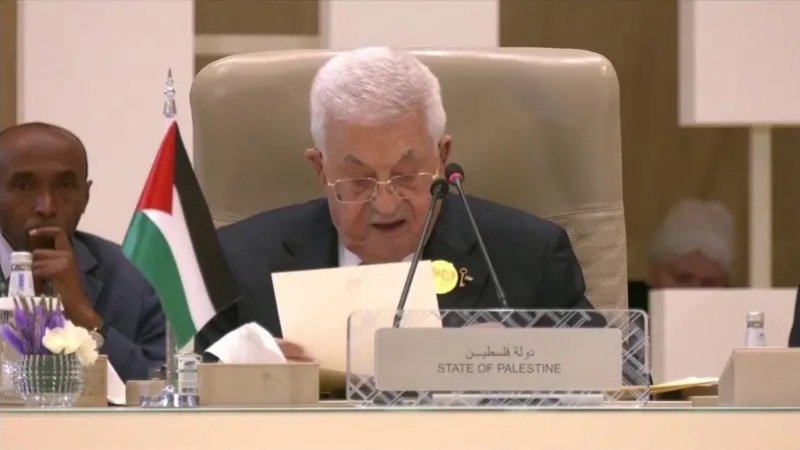عباس يدعو لوقف الحرب الإسرائيلية.. ومنح فلسطين عضوية أممية كاملة