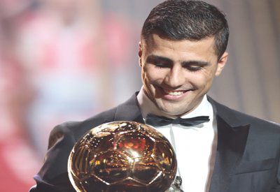 مانشستر سيتي يتحدى شرط المليار يورو لضم بديل رودري من ريال مدريد