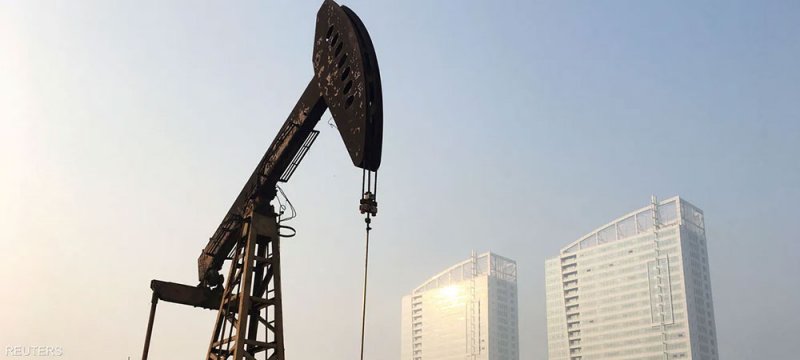 النفط يستقر بعد هبوط قوي بسبب خطة التحفيز الصينية