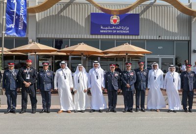 نائب وزير الداخلية يزور معرض البحرين الدولي للطيران