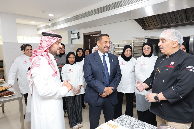 الأمين العام للمؤسسة الملكية يستقبل رئيس مكتب "اليونيدو" بمركز نتاج خير البحرين