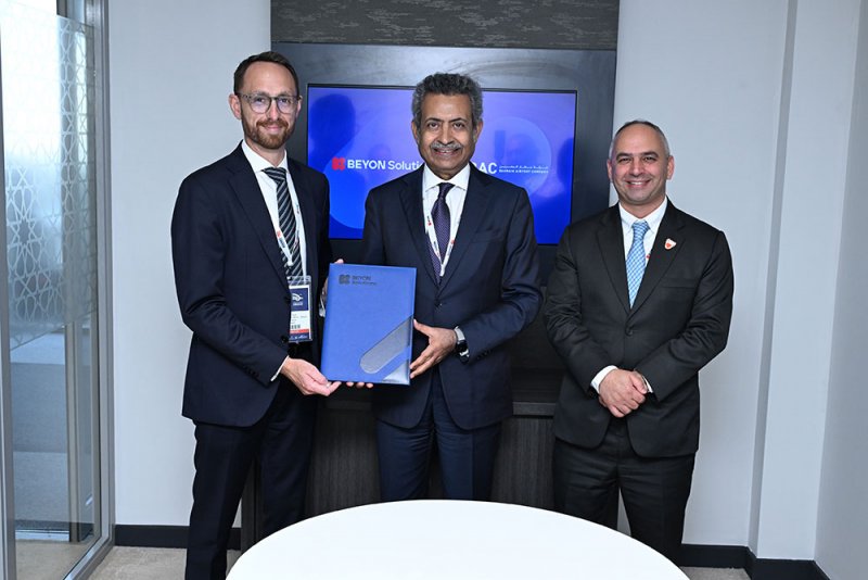 Beyon Solutions  وشركة مطار البحرين توقعان اتفاقية شراكة خلال معرض البحرين الدولي للطيران 2024