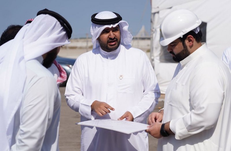 سمو الشيخ عيسى بن علي يتفقد موقع بطولة العالم لرفع الأثقال
