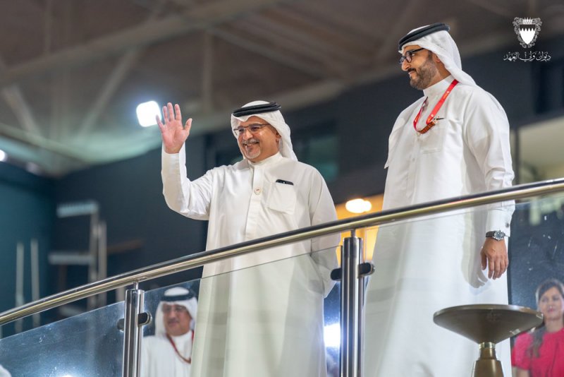سمو ولي العهد يحضر سباق كأس البحرين الـ 6 للخيل